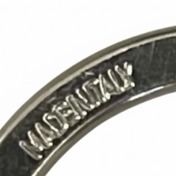 GUCCI CAT KEYCHAIN, CHARM GG CANVAS LEATHER GOLD TONE. AUTHENTIC. 🐱✨ - Picture 4 of 7